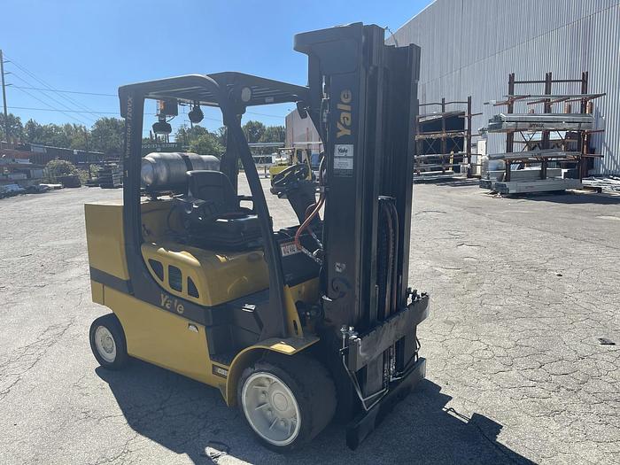 Used 12,000 POUND YALE FORKLIFT W/ OPTION FOR ROLL CLAMP