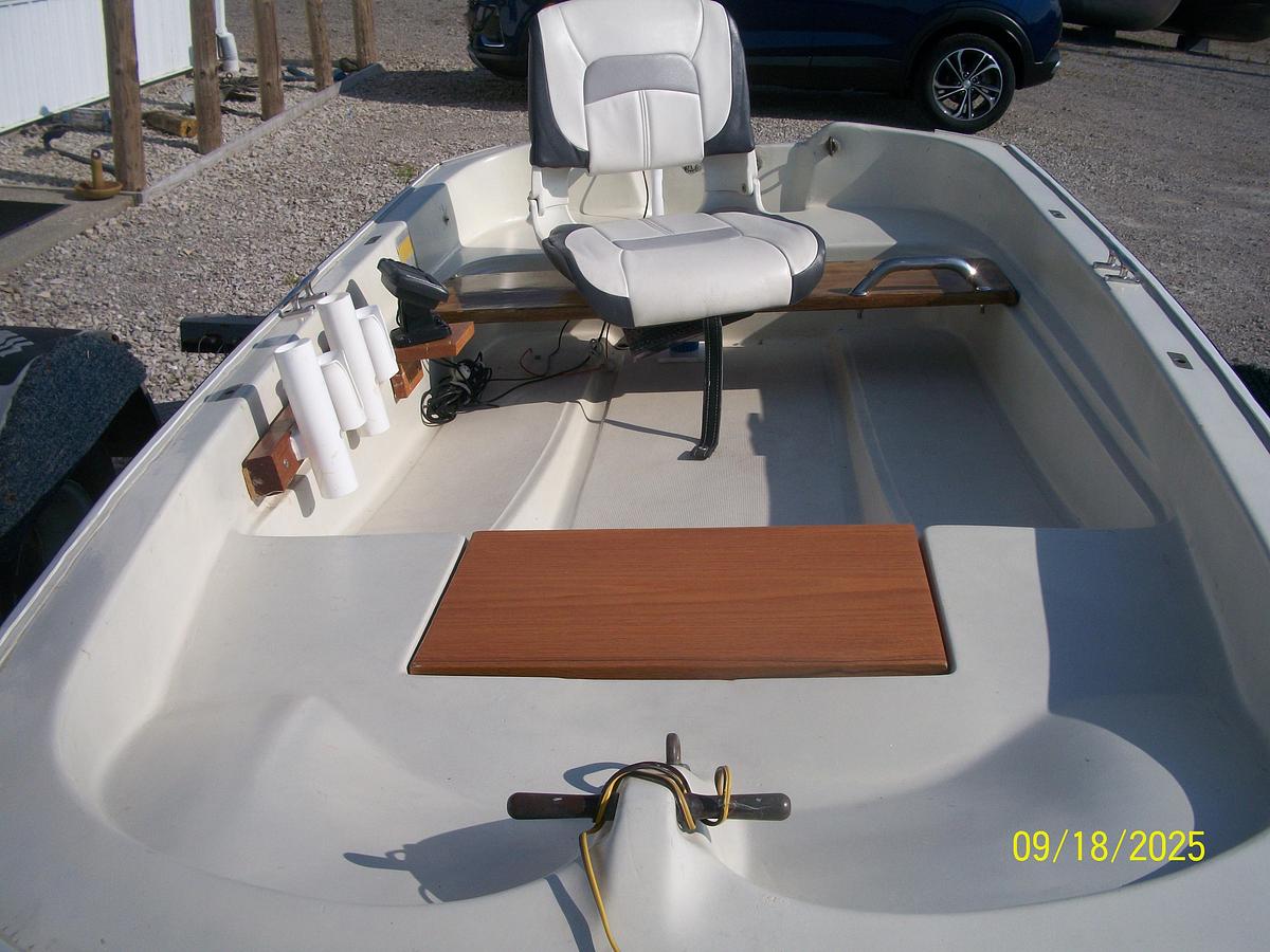Used 1982 Boston Whaler 9' Tender