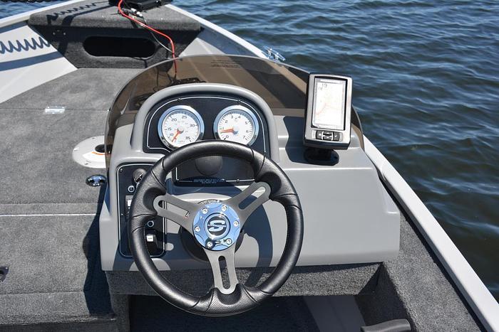 2026 Smoker Craft Resorter 151