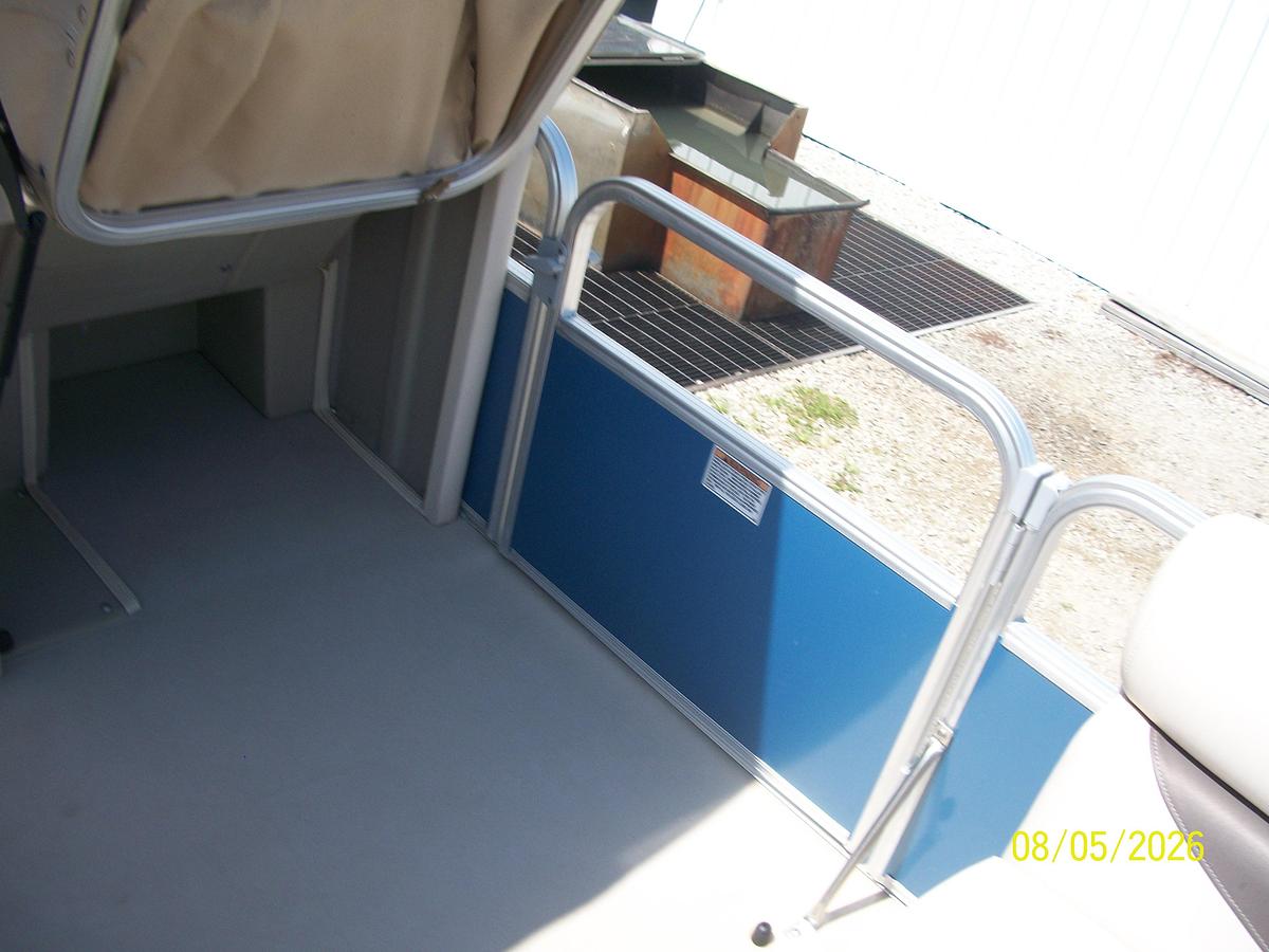 Used 2017 SunChaser 8520 CRS