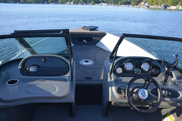 2026 Smoker Craft Pro Angler 162