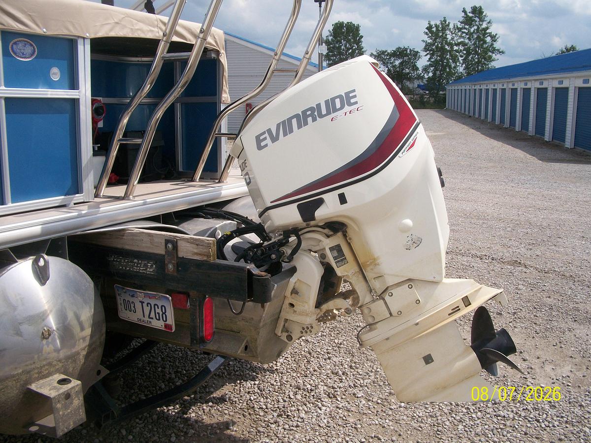 Used 2017 SunChaser 8520 CRS