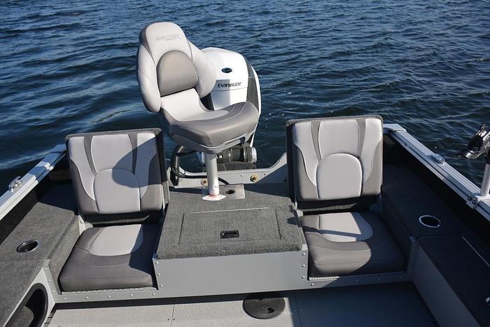 2026 Smoker Craft Adventurer 188 DC