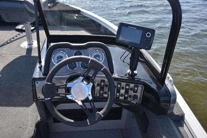 2026 Smoker Craft Adventurer 178 DC