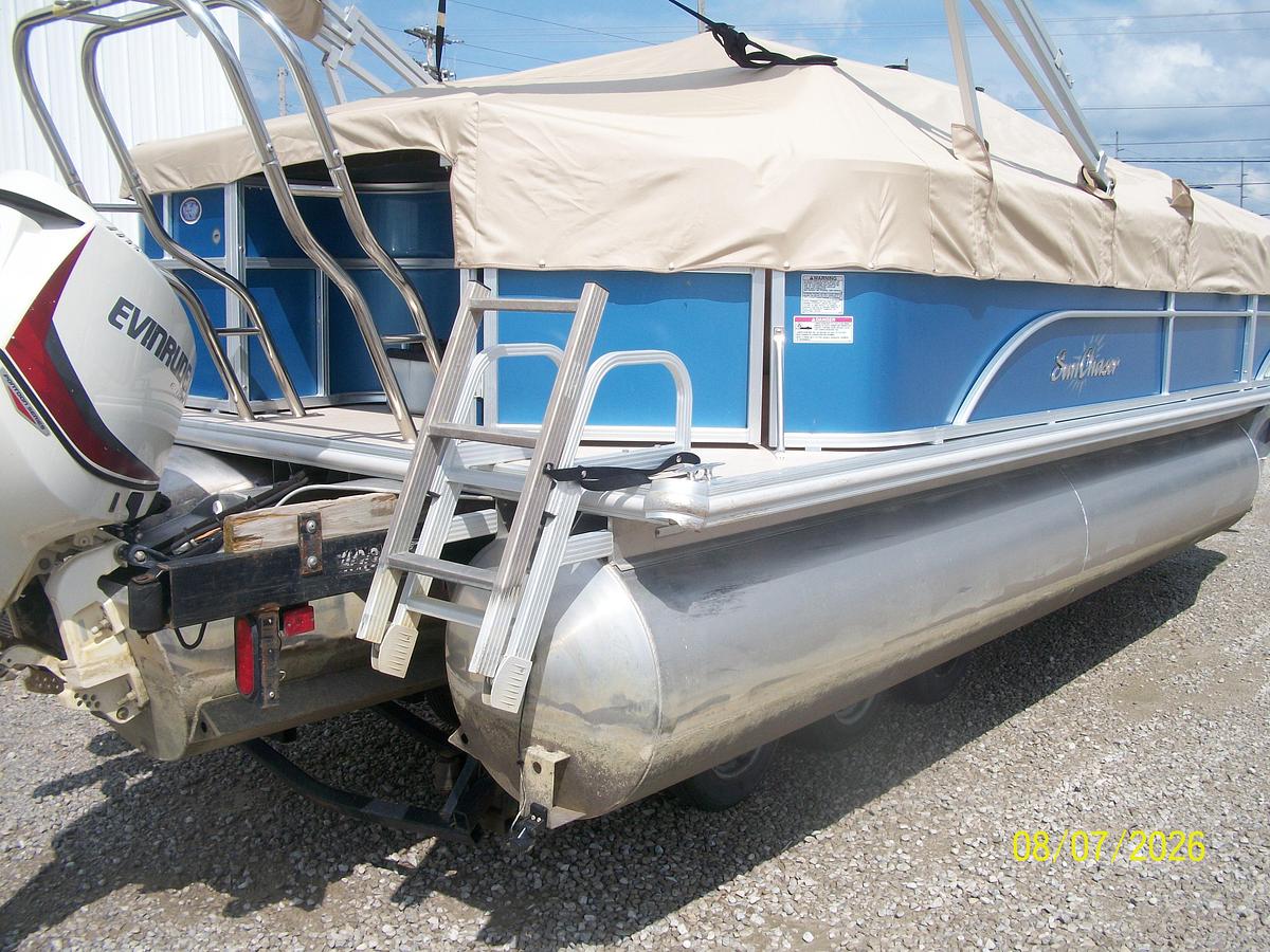 Used 2017 SunChaser 8520 CRS