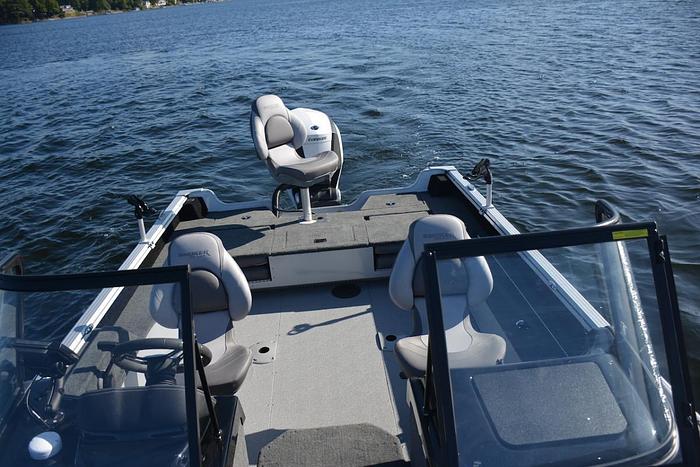 2026 Smoker Craft Adventurer 188 DC