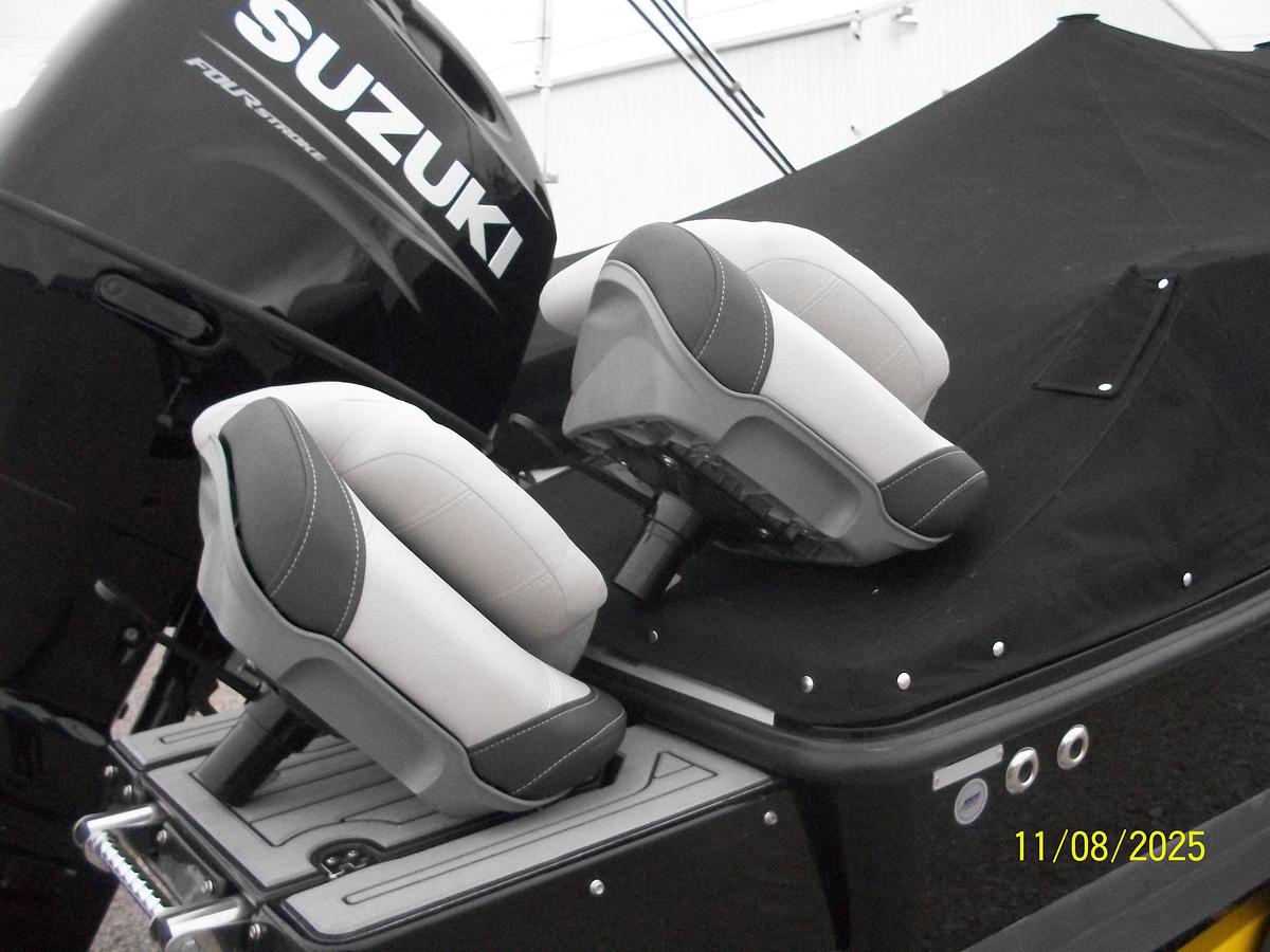 Used Starcraft SVX 211 OB Deckboat