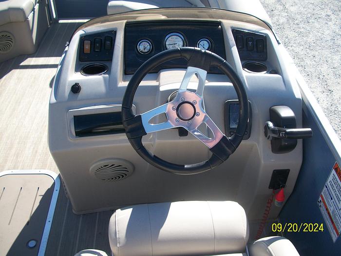 Used 2016 Bennington 22 SS