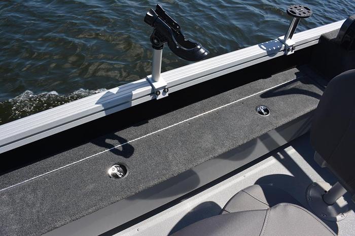 2026 Smoker Craft Adventurer 188 FS