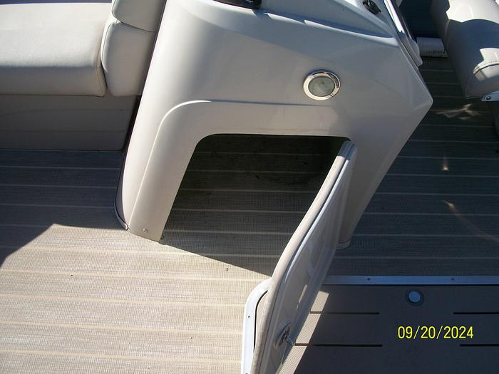 Used 2016 Bennington 22 SS