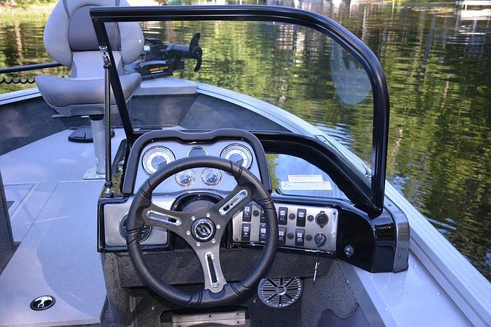 2026 Smoker Craft Pro Angler XL 182