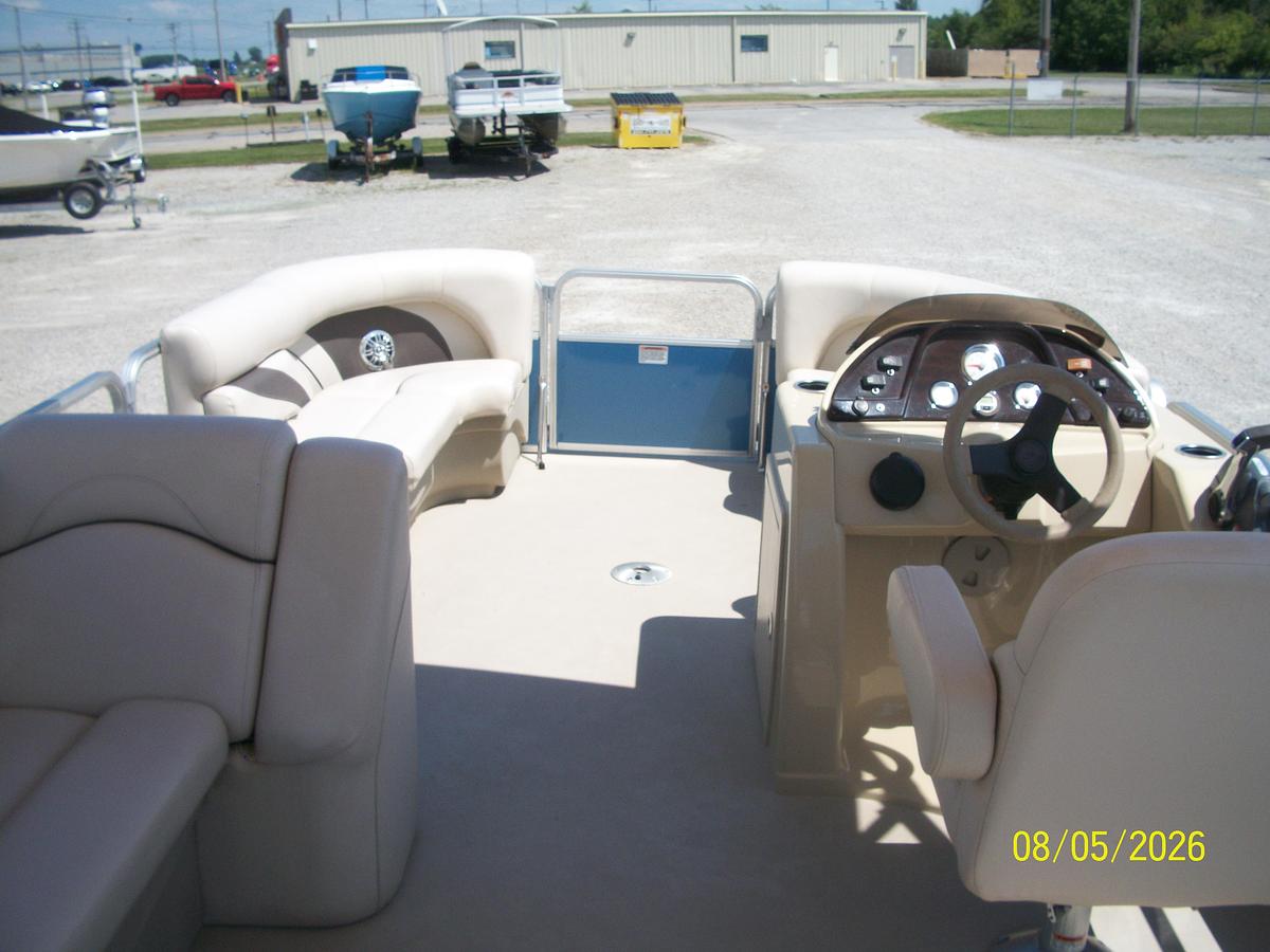 Used 2017 SunChaser 8520 CRS