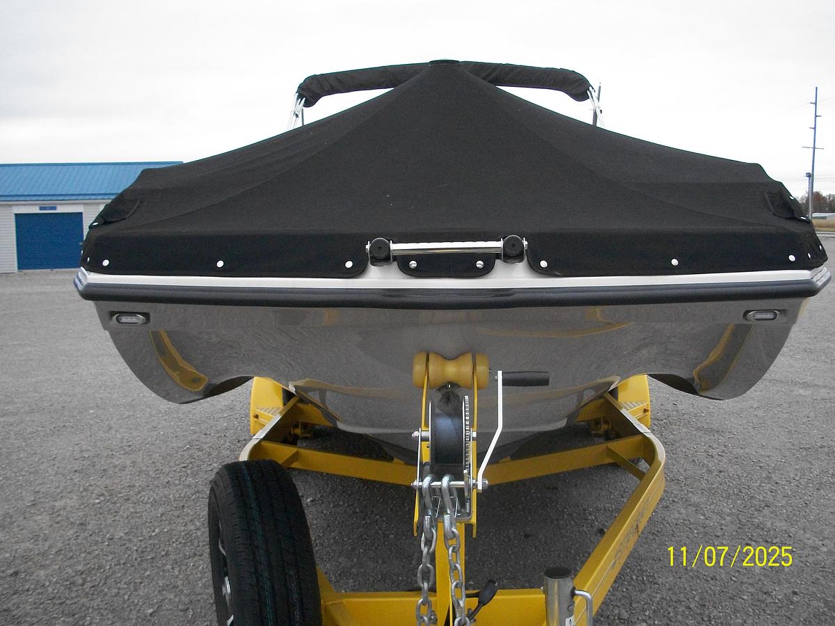 Used Starcraft SVX 211 OB Deckboat