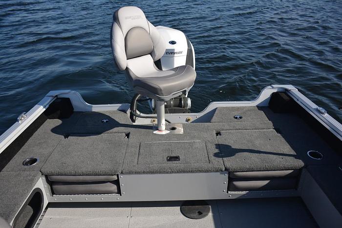 2026 Smoker Craft Adventurer 188 DC