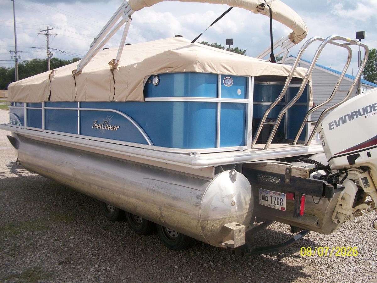 Used 2017 SunChaser 8520 CRS