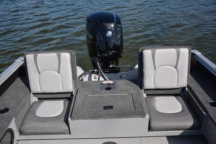 2026 Smoker Craft Adventurer 178 DC