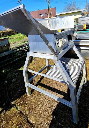 Used Przenośnik z zasypem i podestem