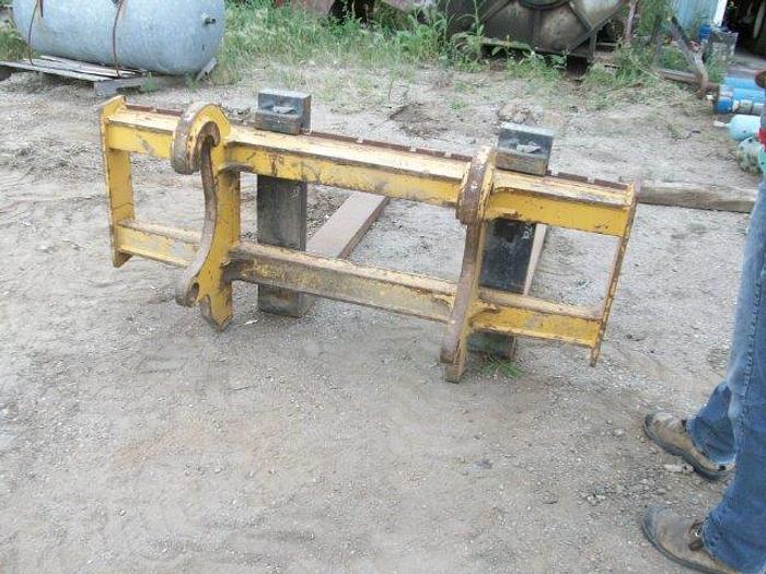 Used JOHN DEERE 544 PALLET FORKS