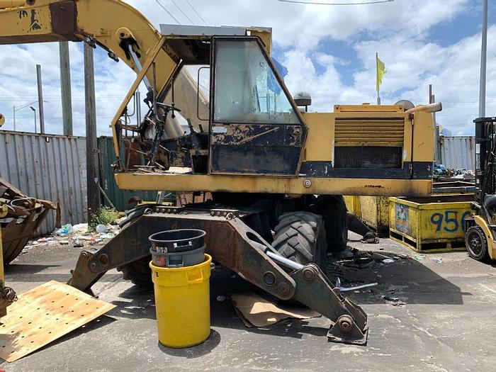 Used 1986 CATERPILLAR 214