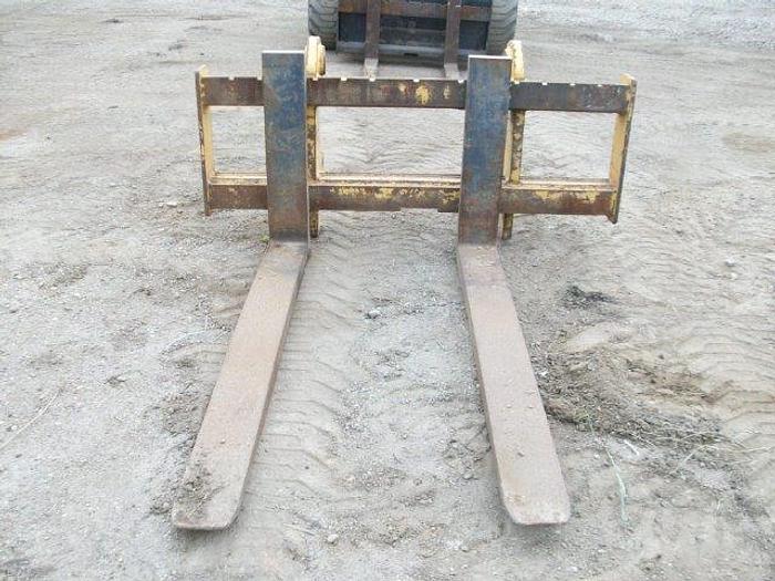 Used JOHN DEERE 544 PALLET FORKS