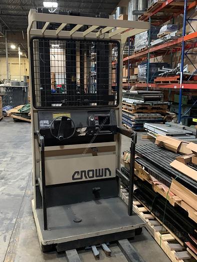 Used Crown Forklift 30SP36TT 3000 lbs Forklift