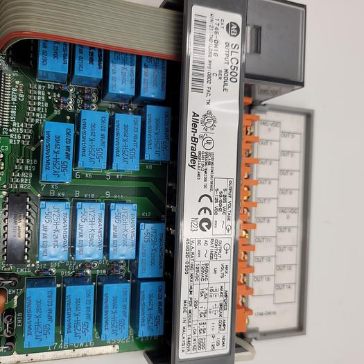 Used ALLEN BRADLEY SLC500 OUTPUT MODULE 1746-0W16 SER. C