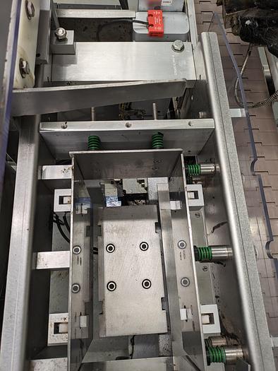 Used Bosch Doboy 840E carton closer