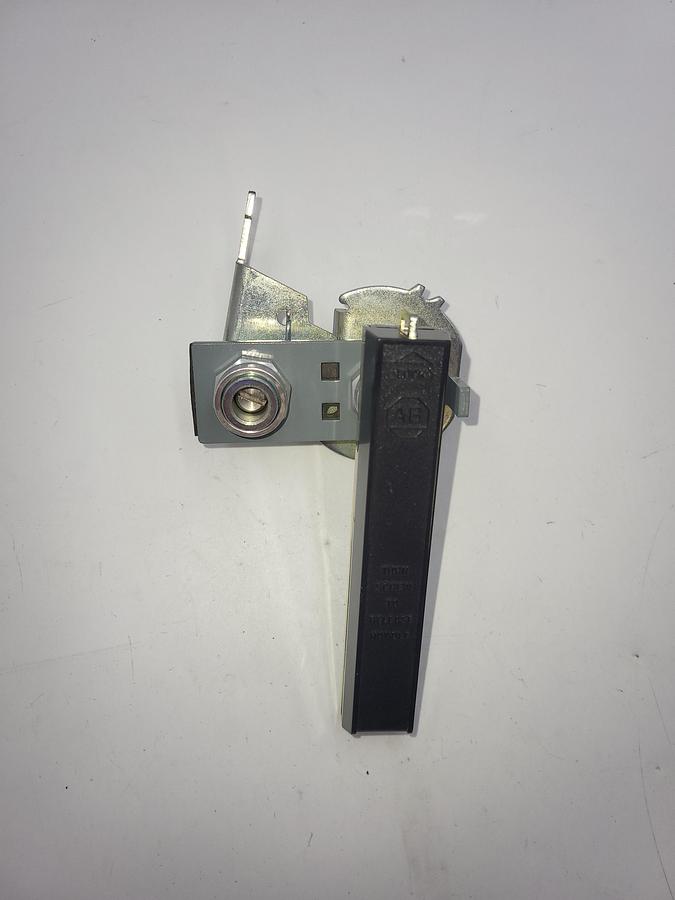 Allen Bradley enclosure handle with rear mechanism