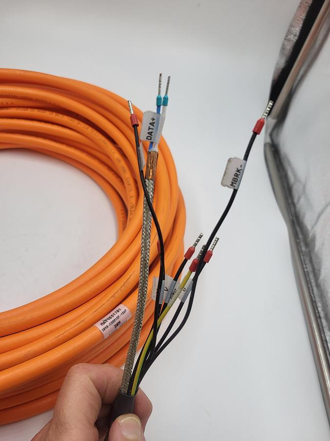 Used IGUS 3922 - MAT9851701 Readycable Servo Cable 20 m *NEW*