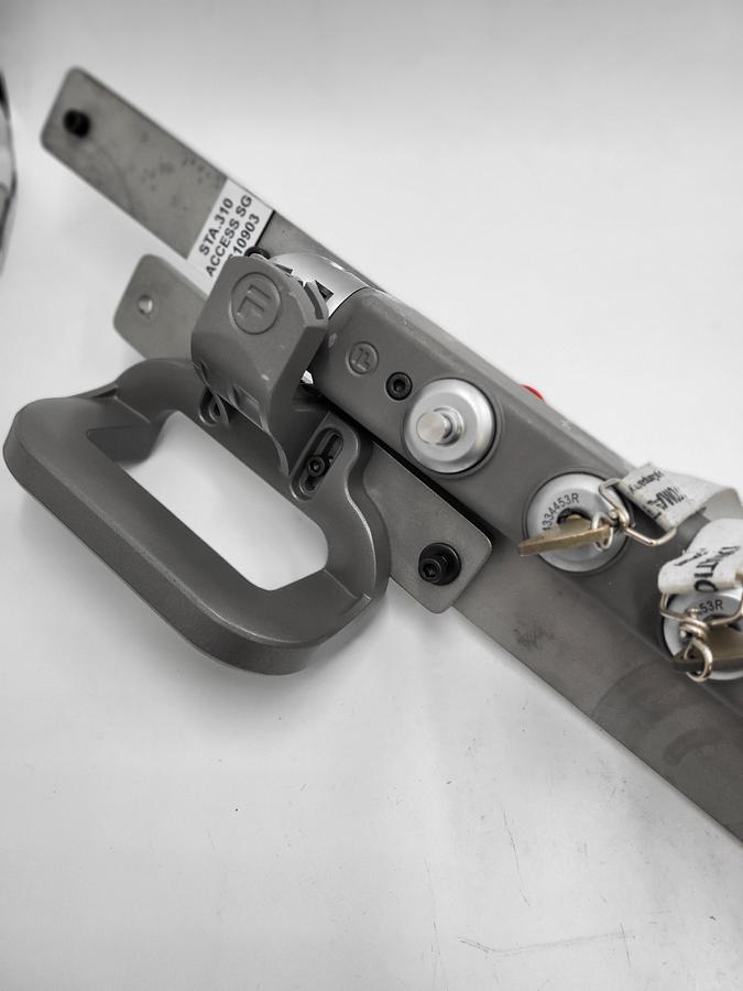 Used Fortress part: THHRXGNGNGNGNSMELEBQM item: 00598444 interlock features a hinged actuator
