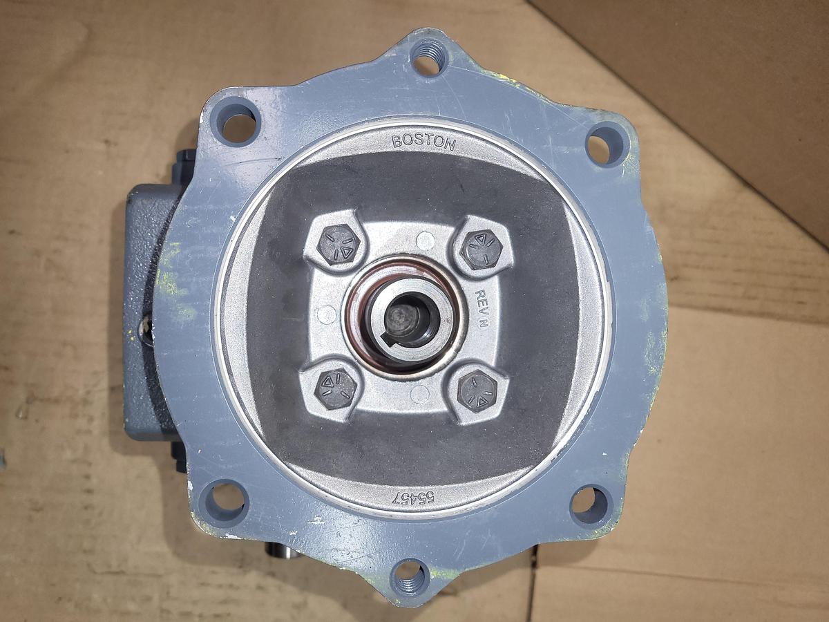 BOSTON GEAR BOX CAT # F718-30K-B5-J1 ** NEW NO BOX**