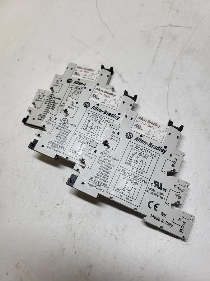 Allen-Bradley Bulletin 700-HLT1Z24 Ser.A x3 pieces