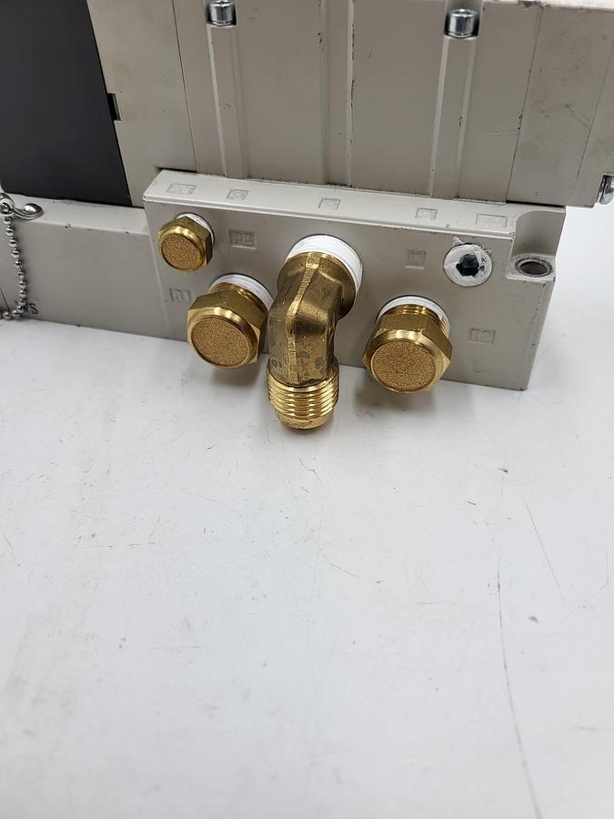 Used SMC Corporation VQ4201-51 Solenoid Valve, 5 Port 2 Pos Dbl, Base Mnt Plug In Rubber, IP65, 24V, VQC Series