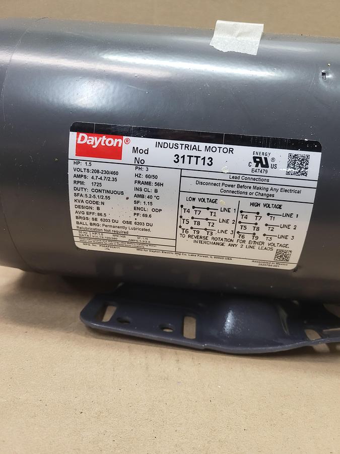 Dayton motor P56AF92A11 / 1.5 HP *NEW IN BOX* Includes: 2 SHEAVES BK85 & ADJ 1VP4058 / QTX1/2 SG BUSHING