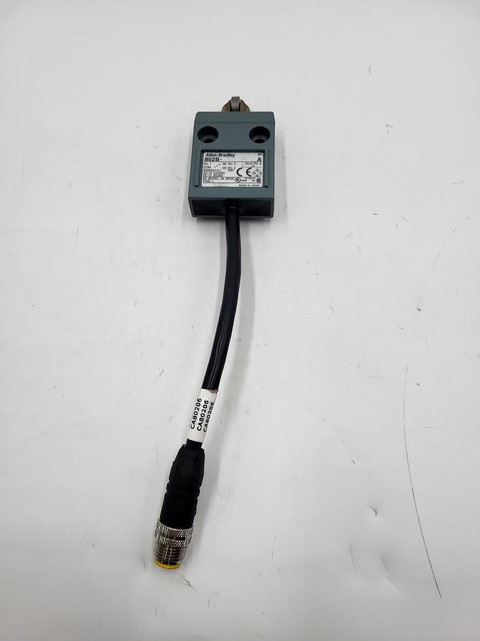 Used Allen Bradley 802B-CSAD1XSXR4 Compact Limit Switch, Compact, Top Push Cross Roller,1 Circuit, Quick Disconnect