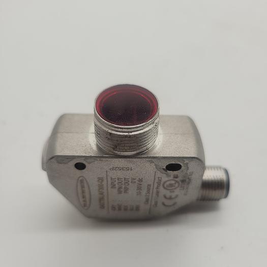 Used Banner Q4X Series Q4XTBLAF300-Q8 Class 2 Source Laser