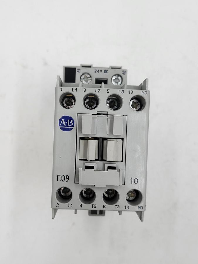 Used Allen Bradley 100-C09z contactor 3 pole 9 amps