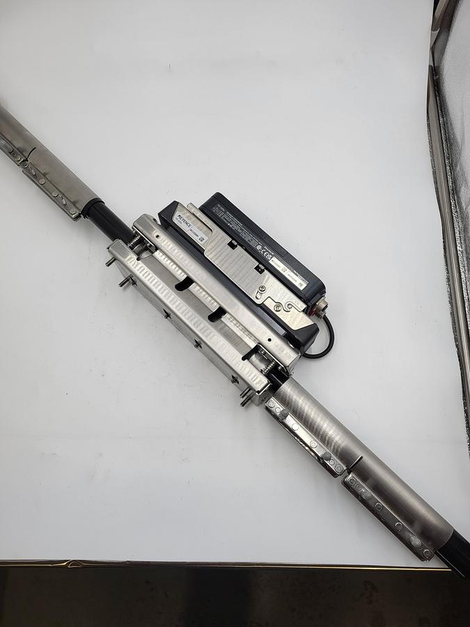 Used Keyence Clamp-On Gas Flow Meter DN G133200009 FD-G25L & two Upstream/downstream damping material FD-GD20B