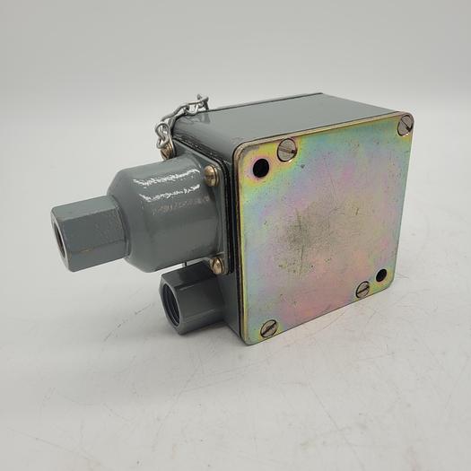 Used Allen-Bradley BUL. 836T Pressure Control 836T-T253J Ser.A