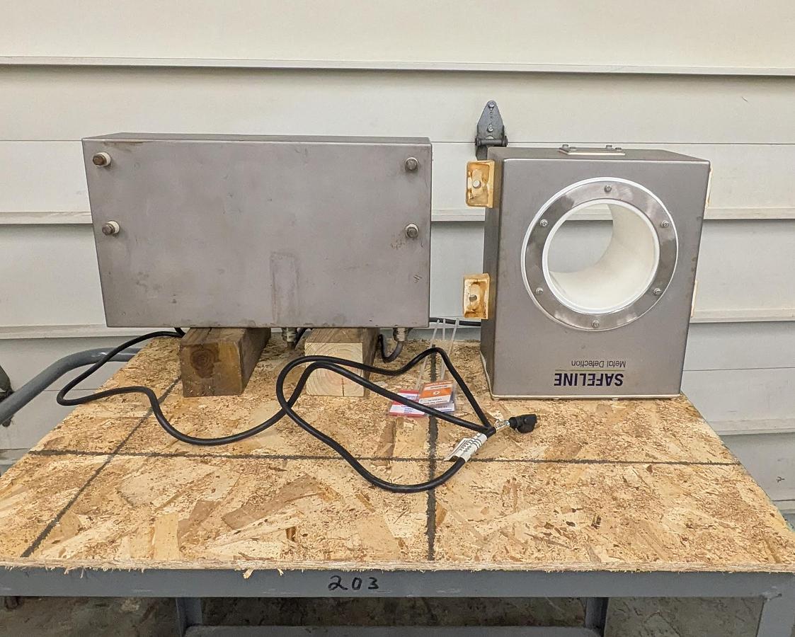 Used safeline gravity/pipeline metal detector