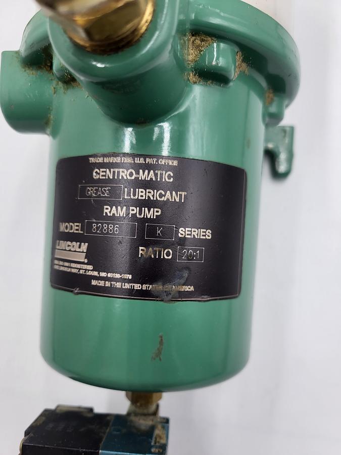 Used Centro-Matic Grease Lubricant Ram Pump 82886 ratio: 20:1 & MAC solenoid valve 35A-AAADDAJ-1KE
