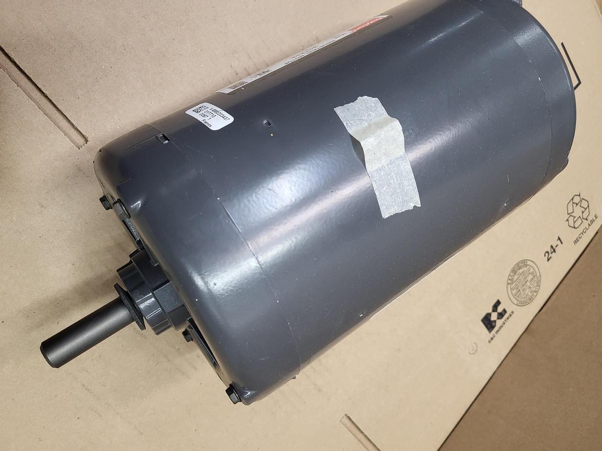 Dayton motor P56AF92A11 / 1.5 HP *NEW IN BOX* Includes: 2 SHEAVES BK85 & ADJ 1VP4058 / QTX1/2 SG BUSHING