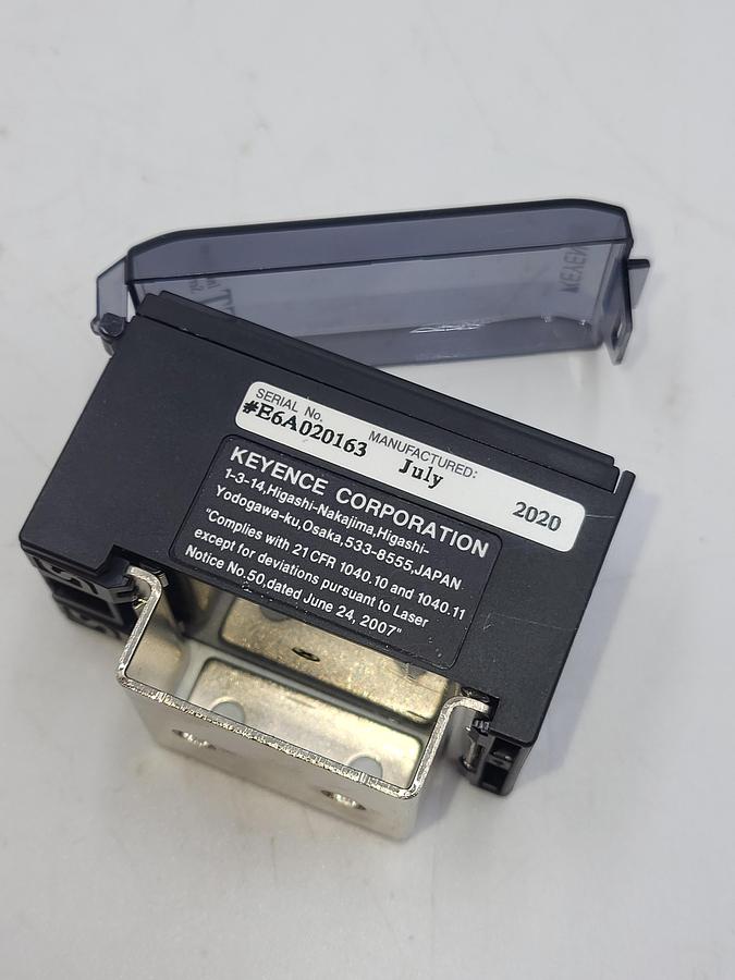 Used Keyence Amplifier: DIN Rail Mountable FT-50AWP Infrared Thermosensor