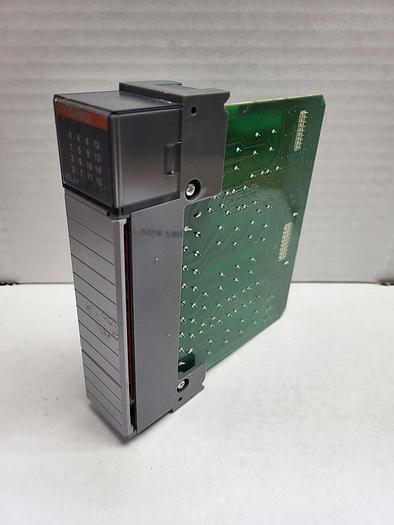 Used Allen-Bradley SLC500 Output Module 1746-OW16 Ser.D