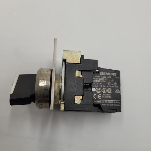 Used SIEMENS 3SU1401-1BG650-1AA0 ON / OFF SWITCH