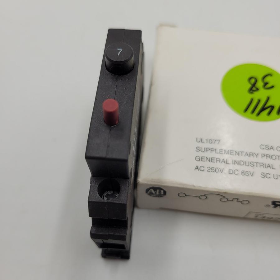 ALLEN BRADLEY SUPPLEMENTARY PROTECTOR 1492-GH070 *NEW IN BOX*