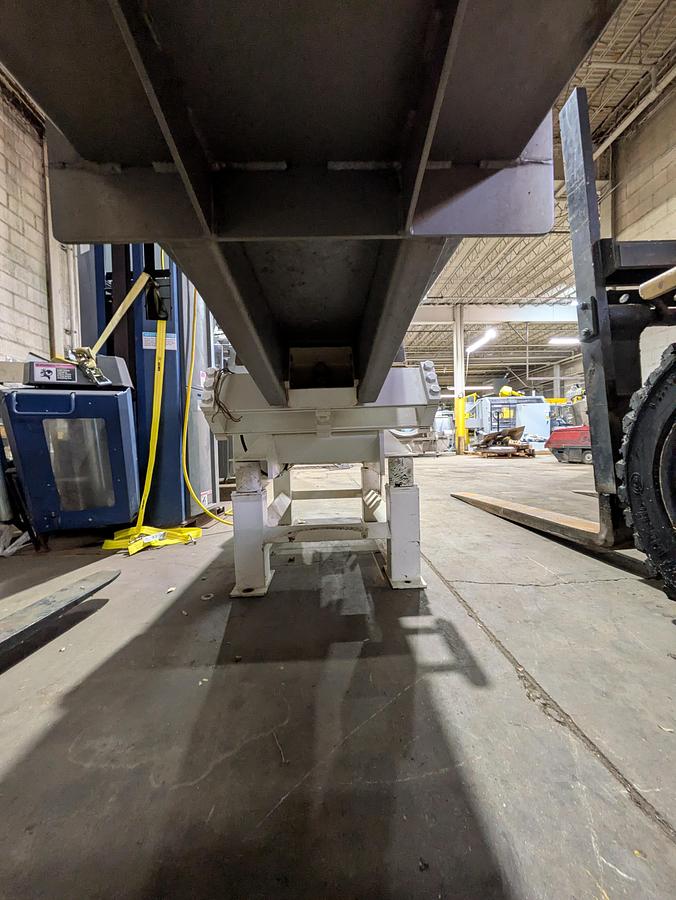 Used shaker conveyor 18" x 96"