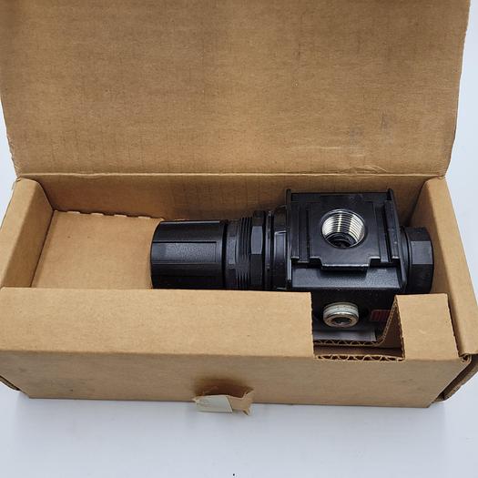 WILKERSON COMMON R19-04-FC00 / P1 REGULATOR 1/2" X 3/8" NPT 0- 125 PSI