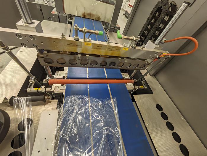 Used Kallfass Universa Servo 500 high speed automatic shrink wrap / with heat tunnel