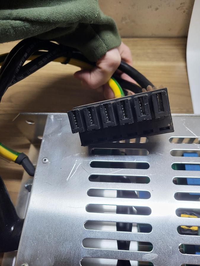 Used Rockwell Automation AC Drive 2090-XXLF-375B